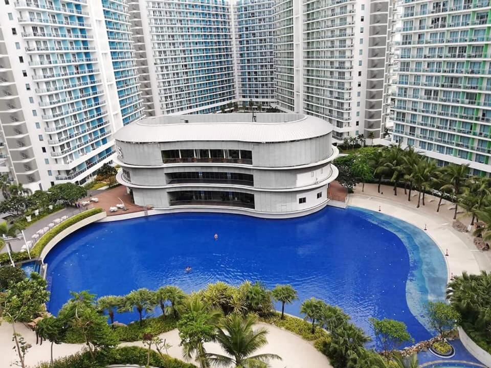 Azure Urban Resort Res. Paranaque City Exterior photo